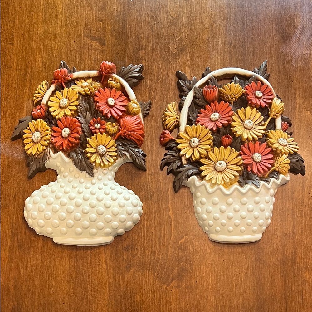 Floral Wall Decor with Basket Design